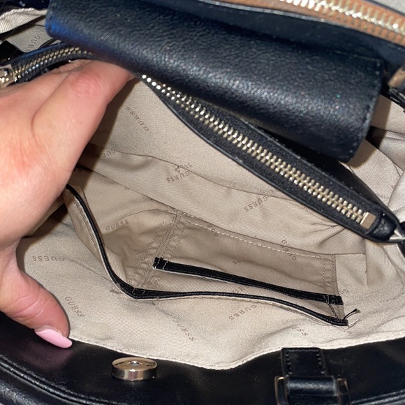 GUESS handbag - Picture 8 of 13